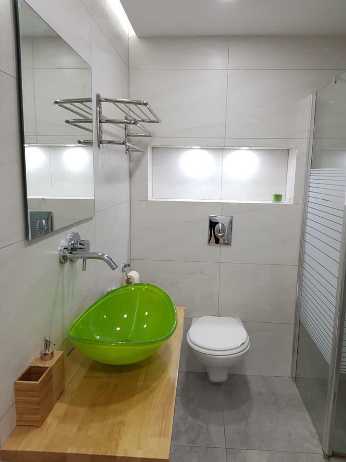 Stylish Apartment With A Patio Close To The Beach Eilat Esterno foto